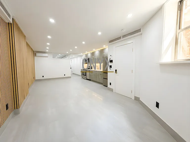 6084 Catalpa Ave #B — Photo 7