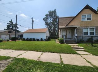 1907 27th St, Moline, IL 61265