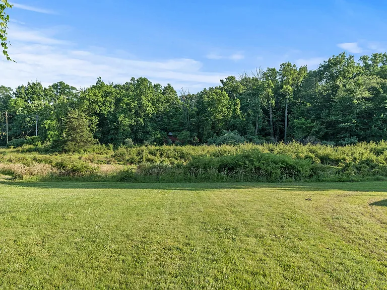 341 Crum Creek Ln — Photo 23