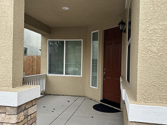 3rd image of 3135 Dinkey Creek Ave