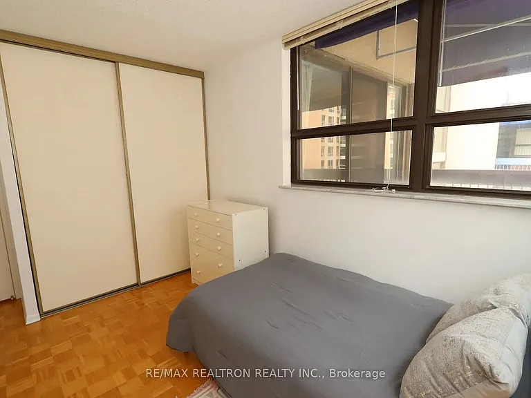 89 McCaul St #919 — Photo 20