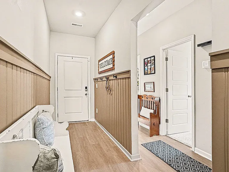186 Saddle St — Photo 17