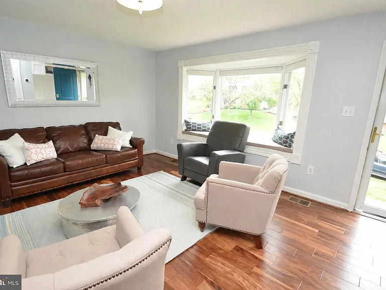 5728 Overly Dr — Photo 4