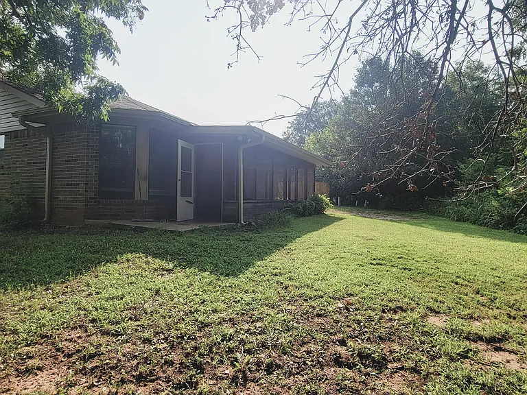 4305 Liberty Cir — Photo 18