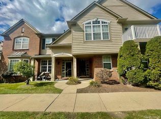47520 Pembroke Dr, Canton, MI 48188