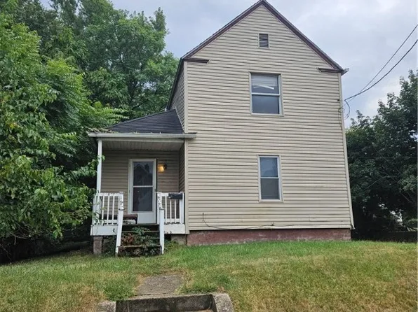 2002 Penn Pl NE, Canton, OH 44704