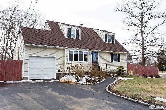 1st image of 2 Marlboro Dr