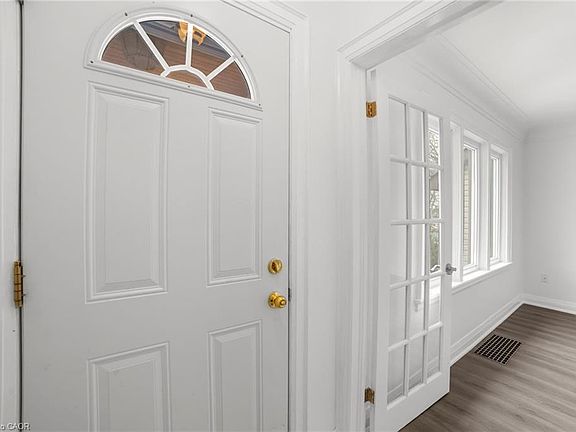 3rd image of 53 Paradise Rd S