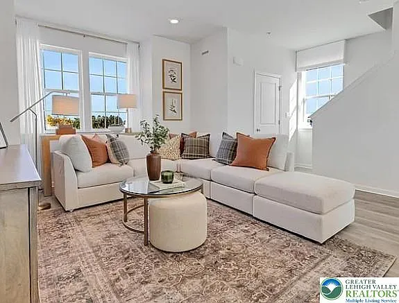 8328 Alexander Upper — Photo 14