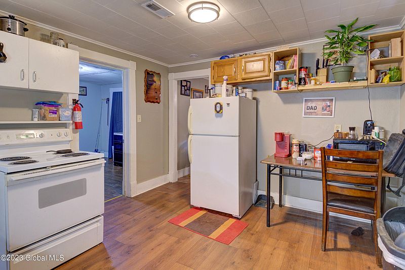 4th image of 171 Spring Street