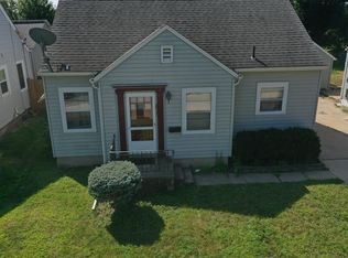 2937 Meadowbrook Dr SE, Cedar Rapids, IA 52403