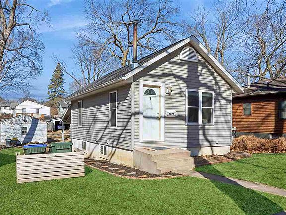 2nd image of 1026 Friendly Ave