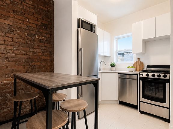 2nd image of 12 Charles St APT Bd