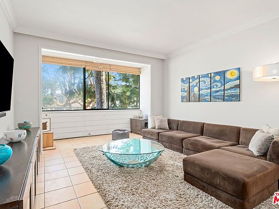 3rd image of 310 Tahiti Way APT 103