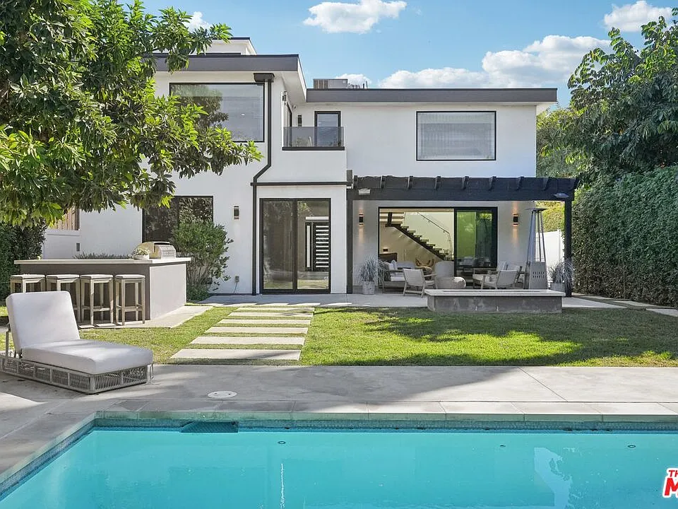 731 N Curson Ave