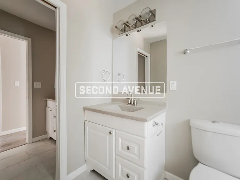 805 NW Canterbury Rd — Photo 16