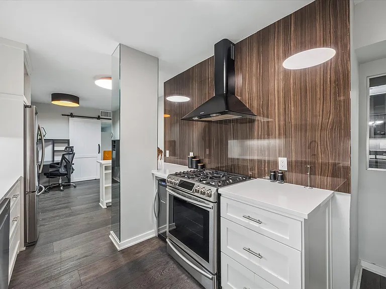 1212 Guadalupe St #701 — Photo 4