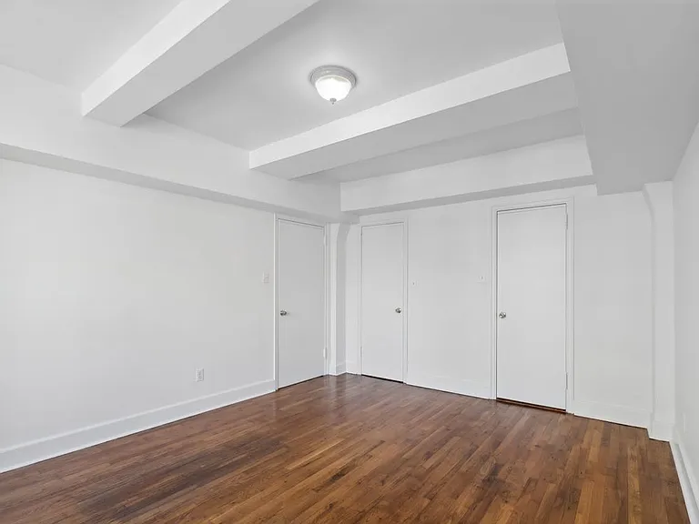253 W 72nd St #1201 — Photo 16