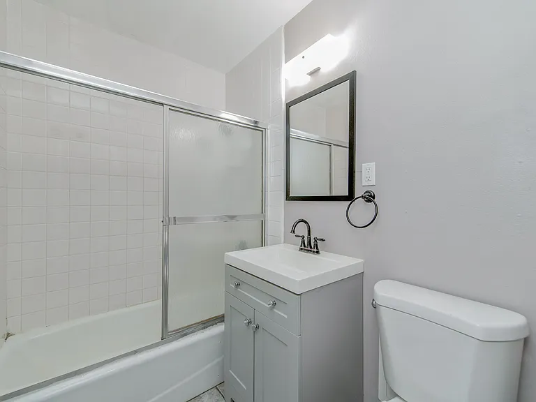 1674 E Princeton St — Photo 16
