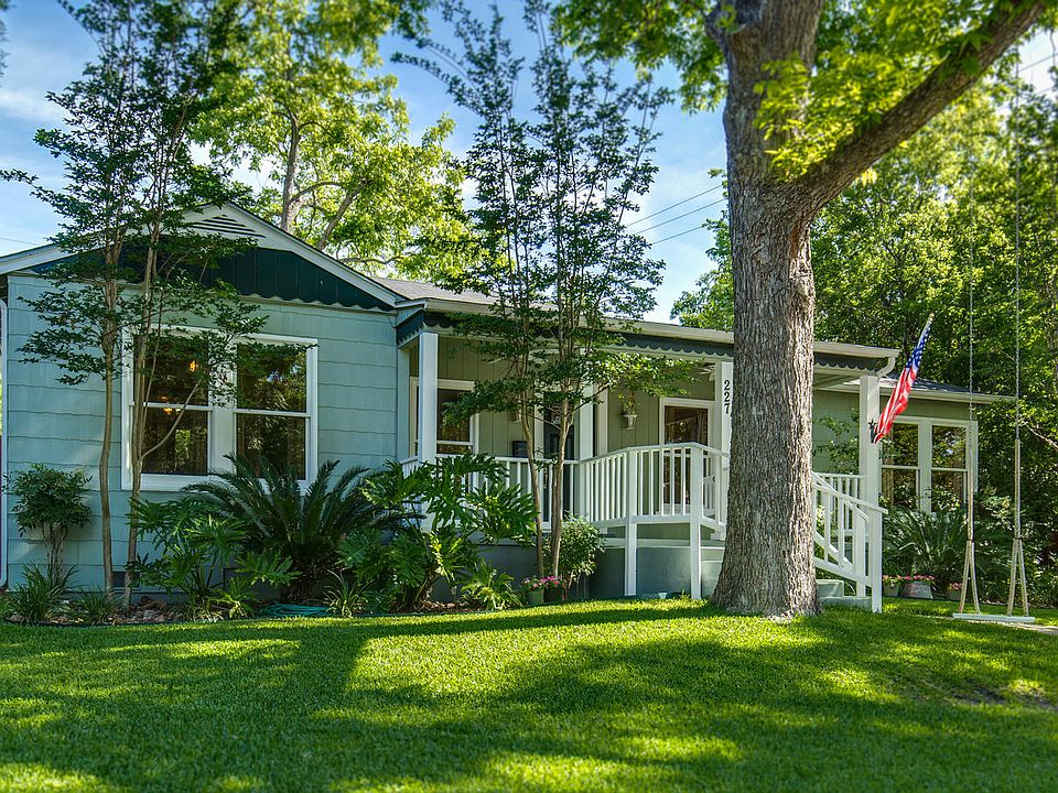 1st image of 227 Arcadia Pl
