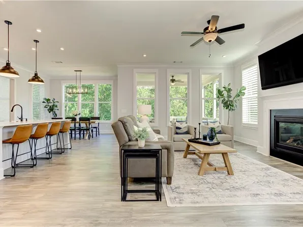 209 Bethany Creek Bnd, Woodstock, GA 30188