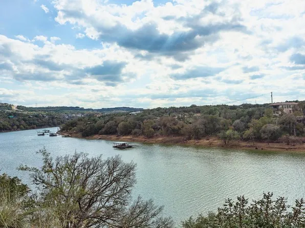 1102 Cliffview Dr, Spicewood, TX 78669
