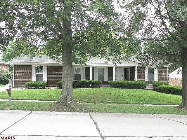 3954 Monsols Dr photo 1