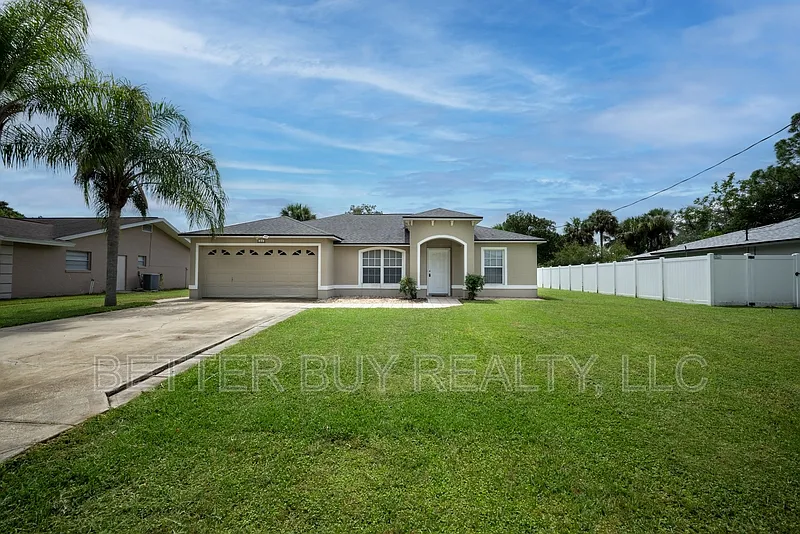 4 bed, 2.0 bath, 1432 sqft, $2,495 — Photo 3