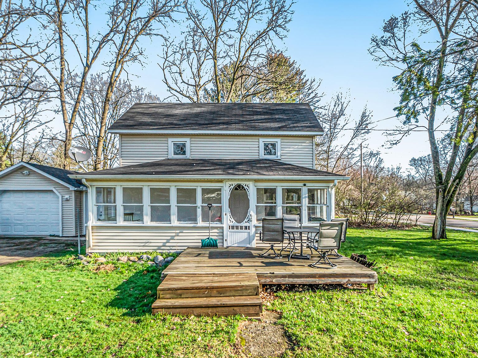 402 Russell St, Allegan, MI 49010 Zillow