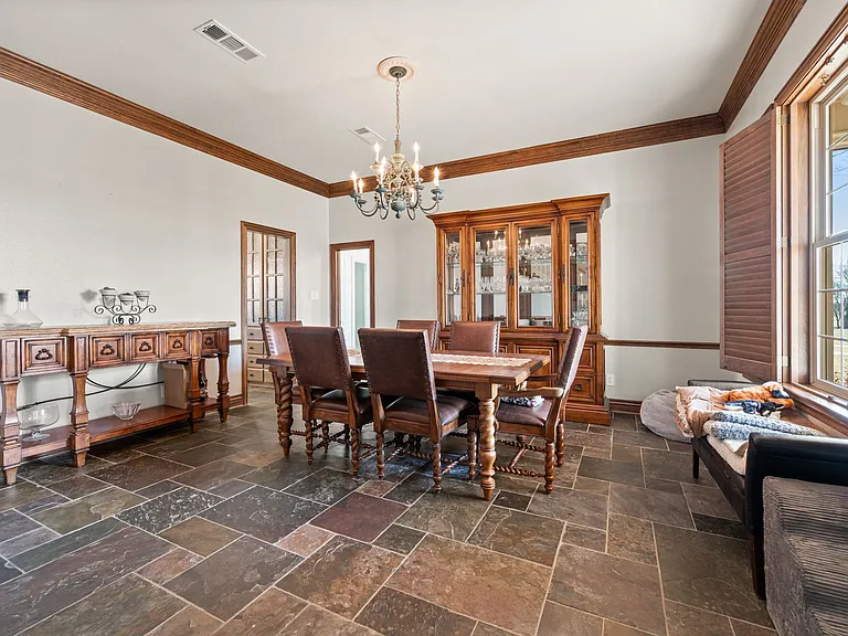 208 Highpoint Cir — Photo 24