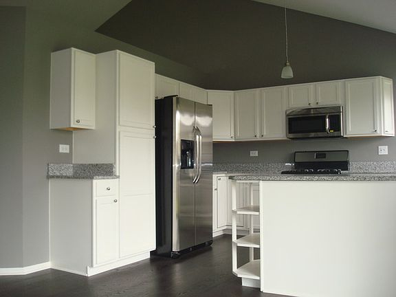 3rd image of 2421 Hannibal Cir
