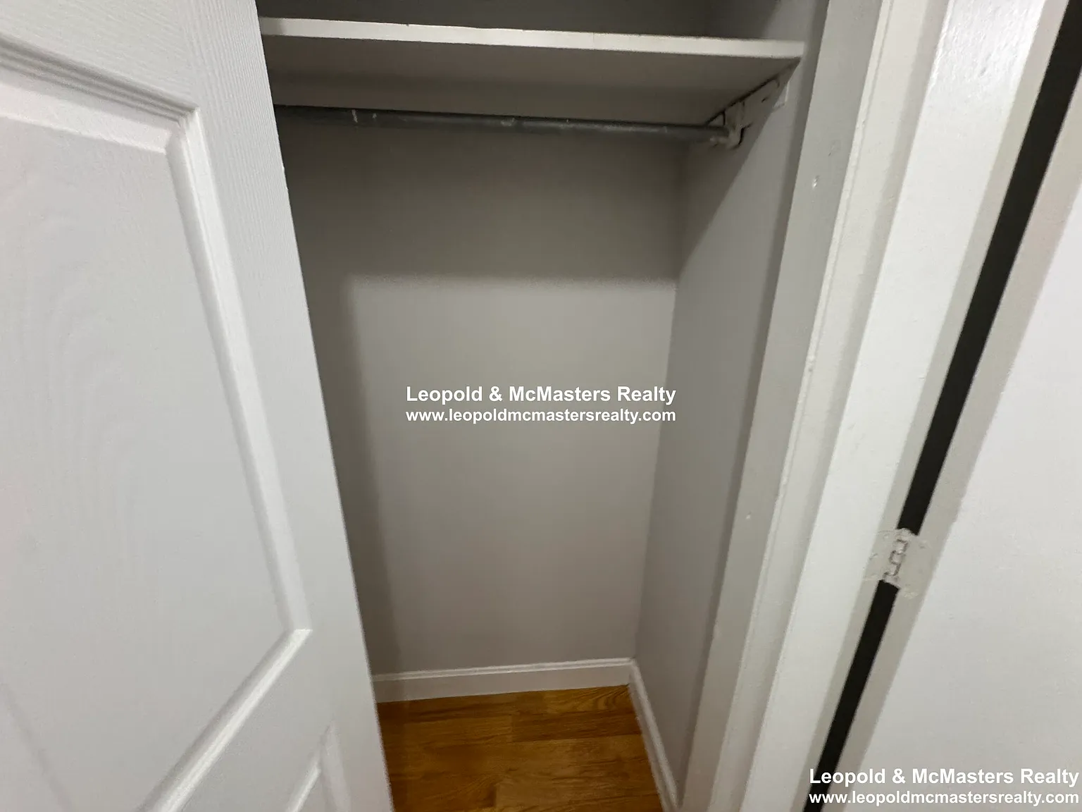 Studio, 999 sqft, $2,025 — Photo 3