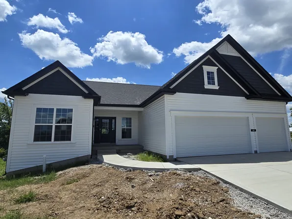 140 Sterling Dr, Wentzville, MO 63385