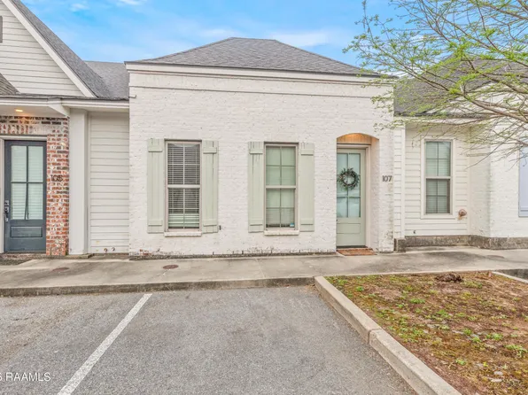 107 Rue Argenteuil Rd, Lafayette, LA 70506