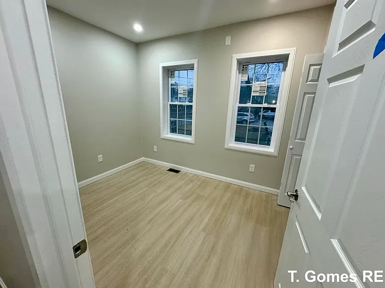 157 Pearl St #1 — Photo 4