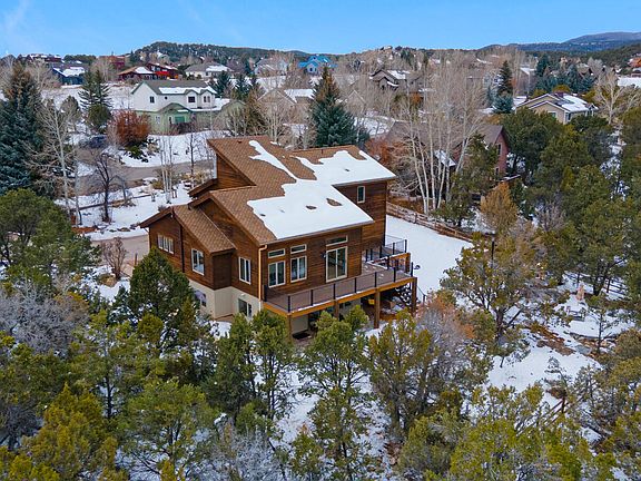 2nd image of 520 Mesa Dr