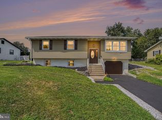 3220 S Scenic Rd, Harrisburg, PA 17109