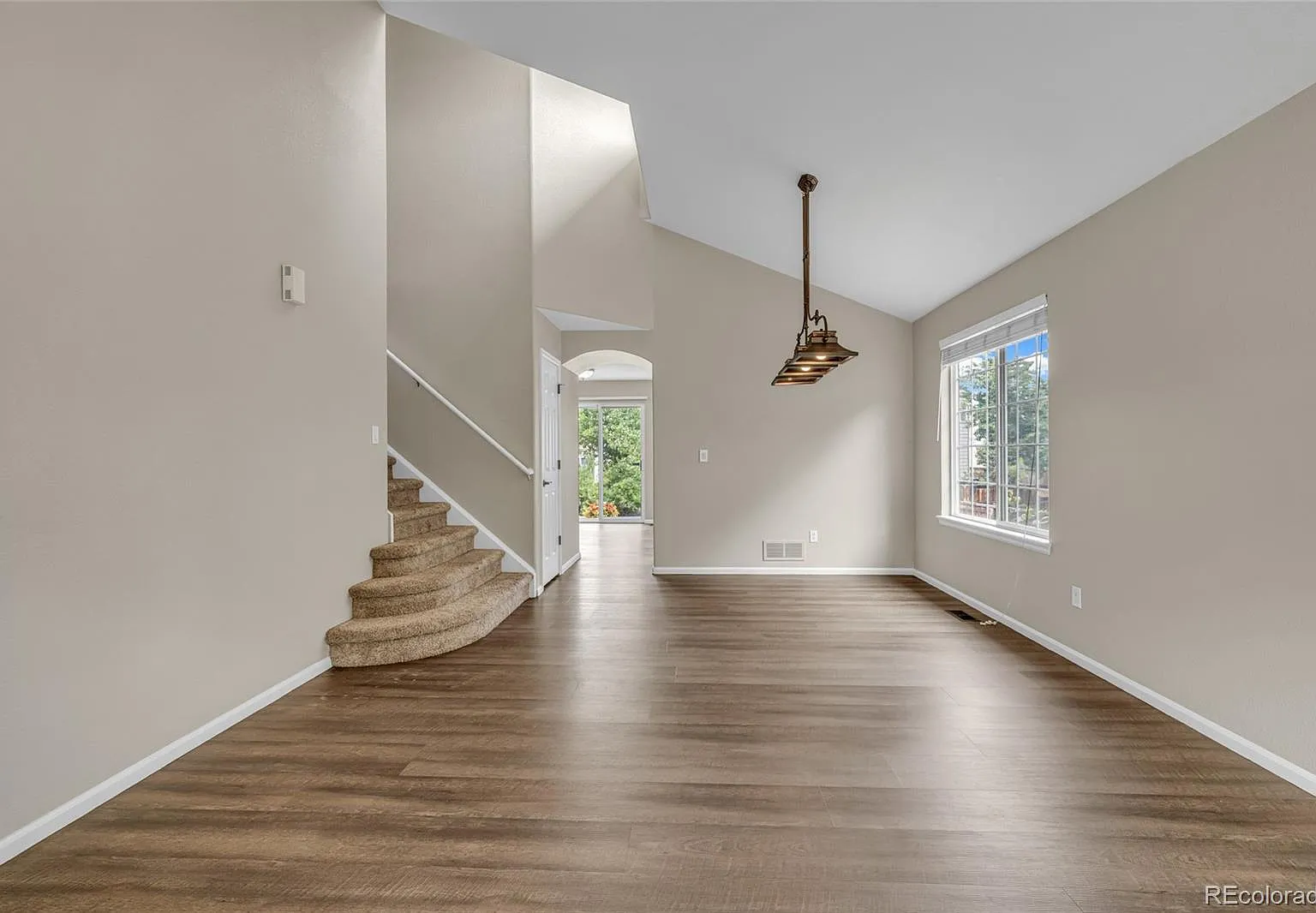 3 bed, 2.5 bath, 2317 sqft, $3,000 — Photo 3