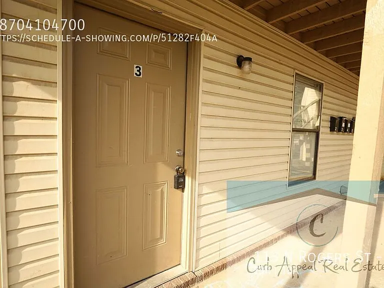 113 N Rogers St #3 — Photo 4