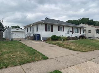 3310 W 17th St, Davenport, IA