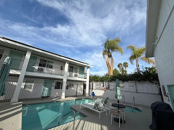 The Flats — Photo 6