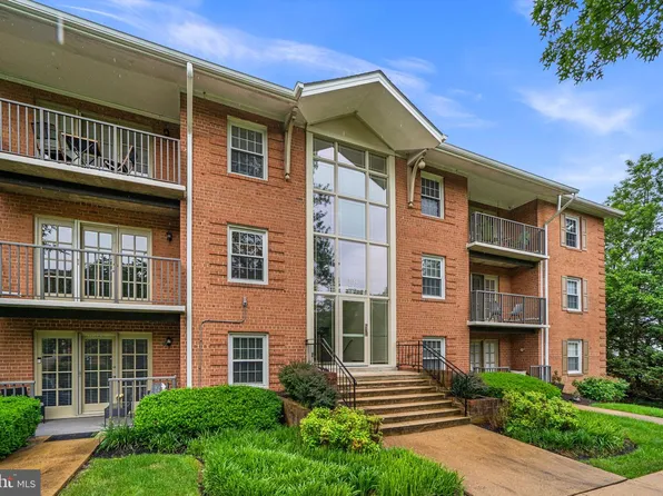 3334 Spring Ln APT B42, Falls Church, VA 22041
