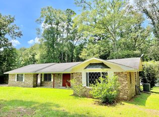 39 Carlos Dr, Ellisville, MS 39437