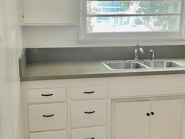 228 S Sycamore Ave #11 — Photo 8