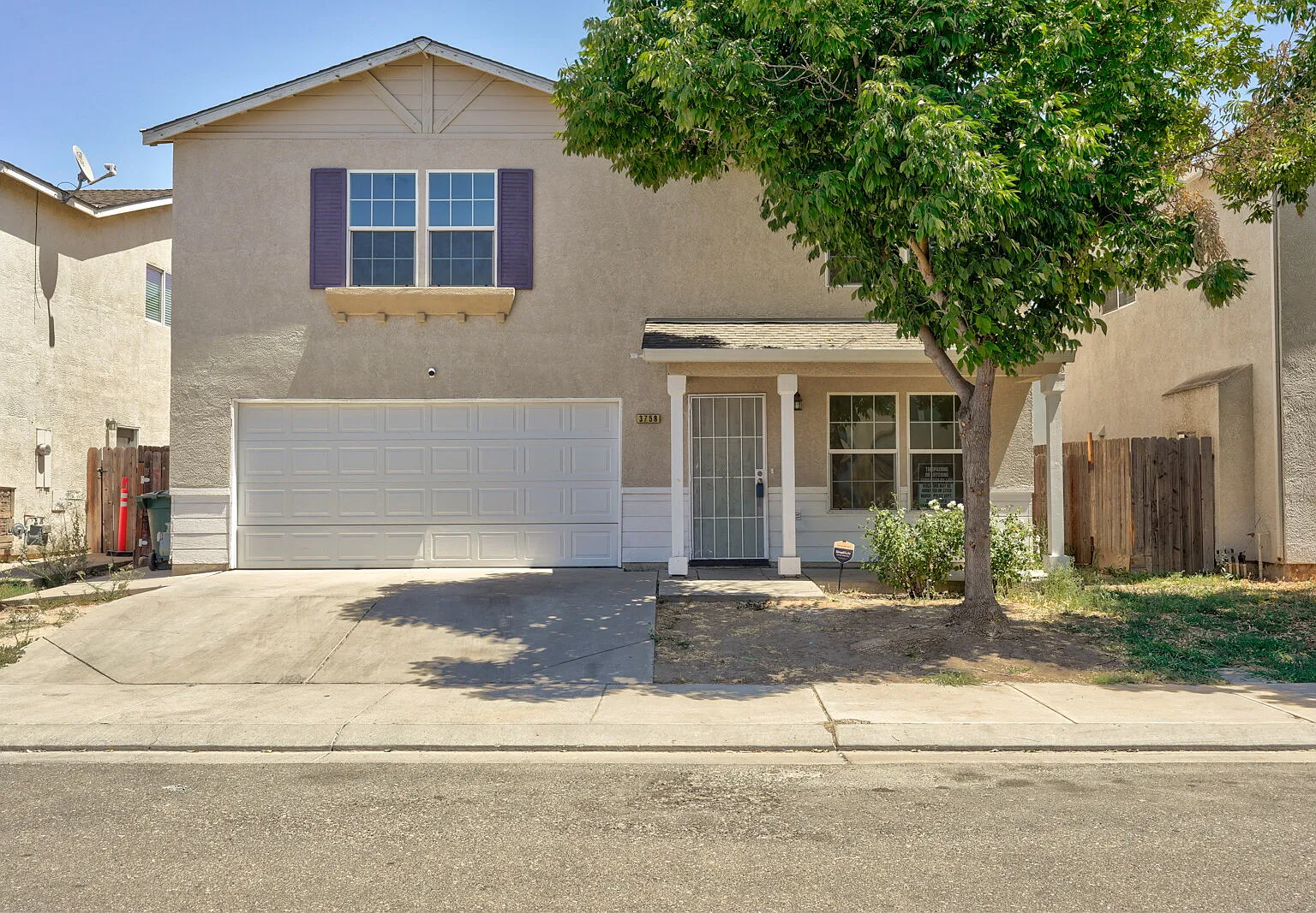 4 bed, 2.0 bath, 2352 sqft, $2,300 — Photo 1