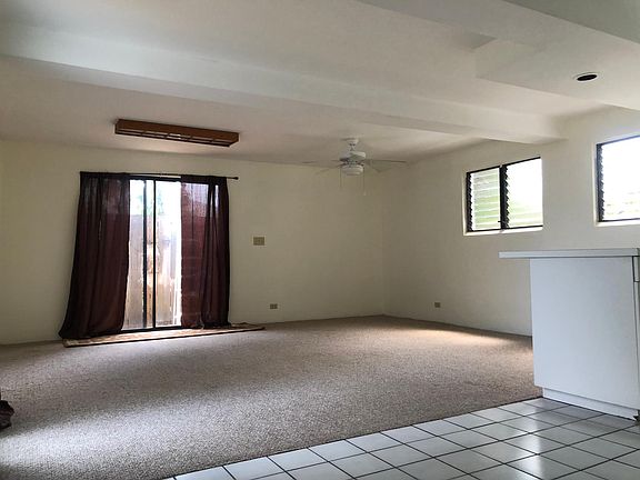 Spacious living room