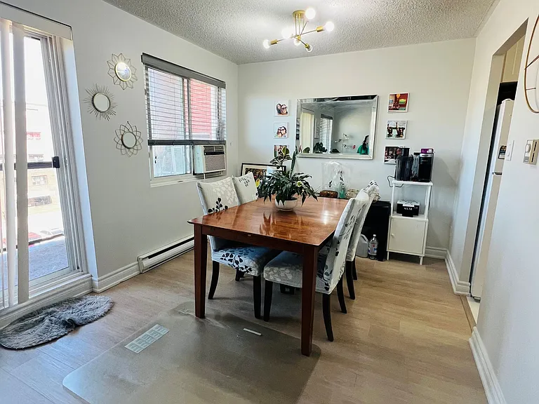 131 Taunton Rd E #409 — Photo 3