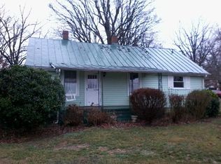1228 Wards Rd, Altavista, VA 24517