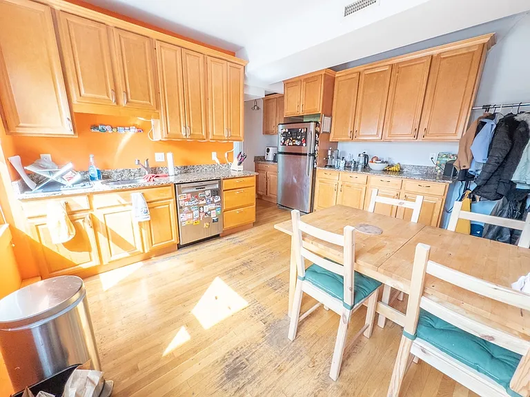 21 Essex St #2 — Photo 6