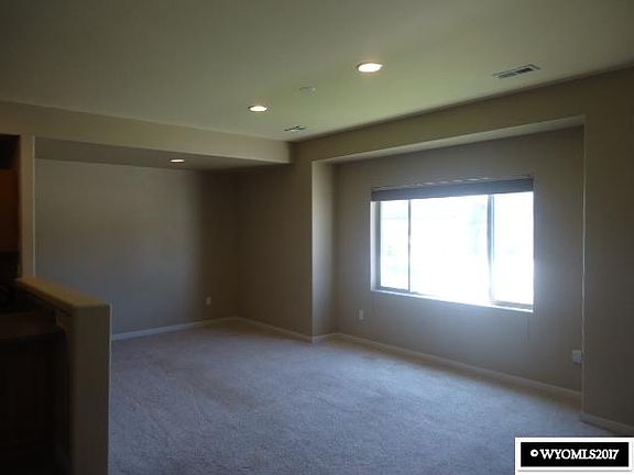 3rd image of 823 Blue Sage Way